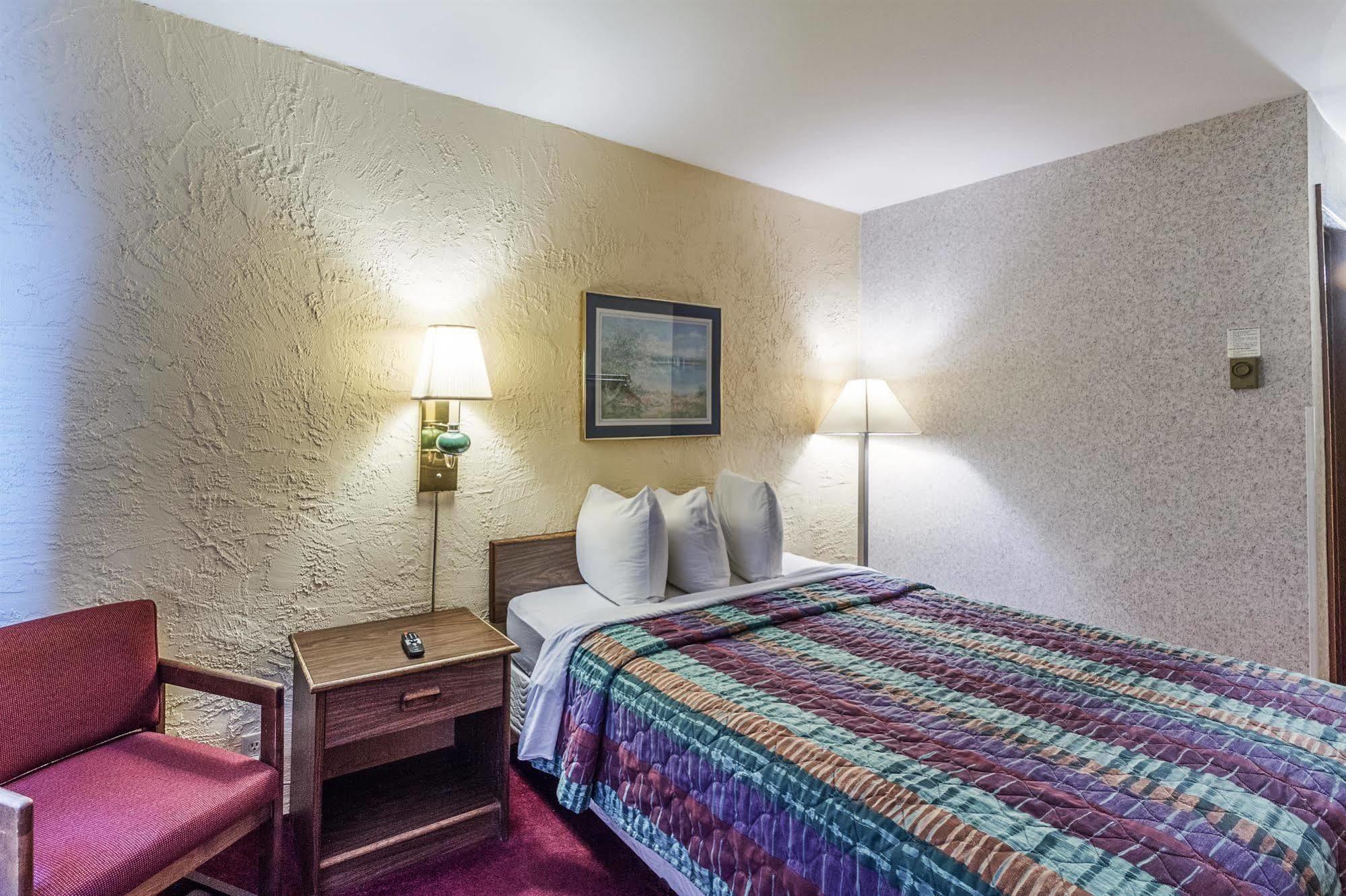 Rodeway Inn Appleton Exterior foto